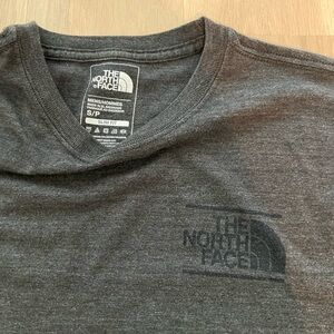 Grey north face t shirt
